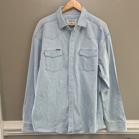 Poncho Other - Mens Poncho light wash denim snap front shirt Sz XL